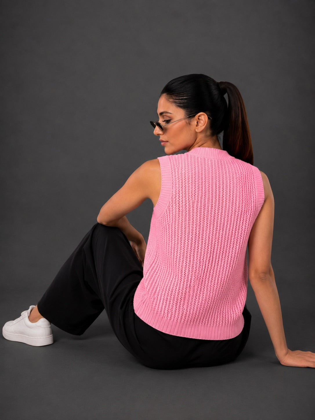 PINK SLEEVELESS KNIT TOP