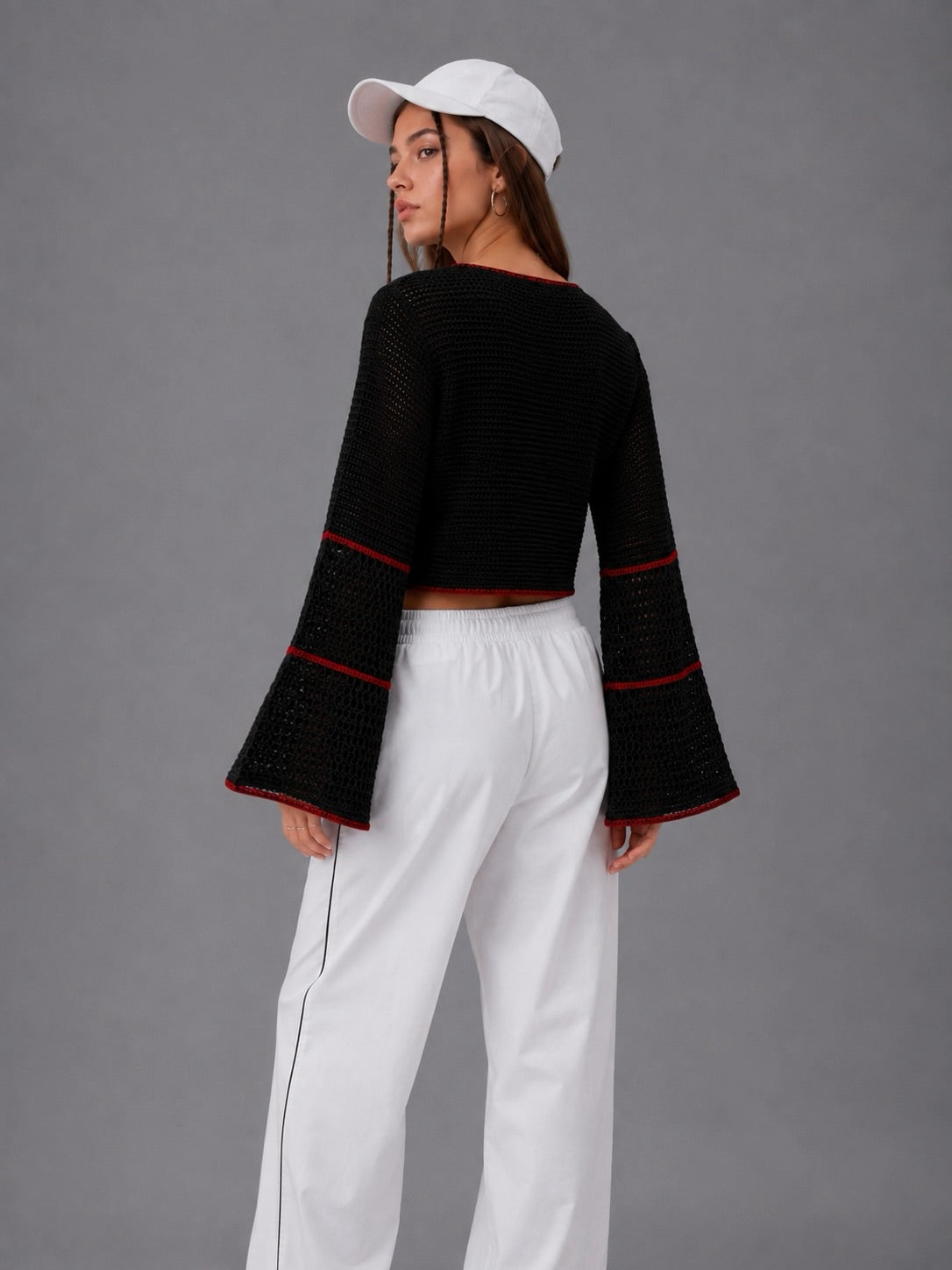 BLACK BELL SLEEVE KNIT TOP