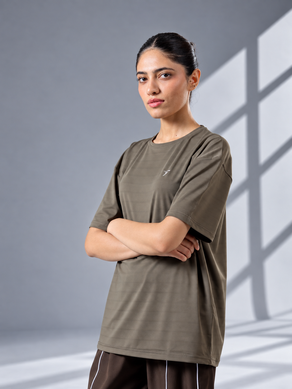 LIGHT OLIVE AIR FLOW PERFORMANCE TEE