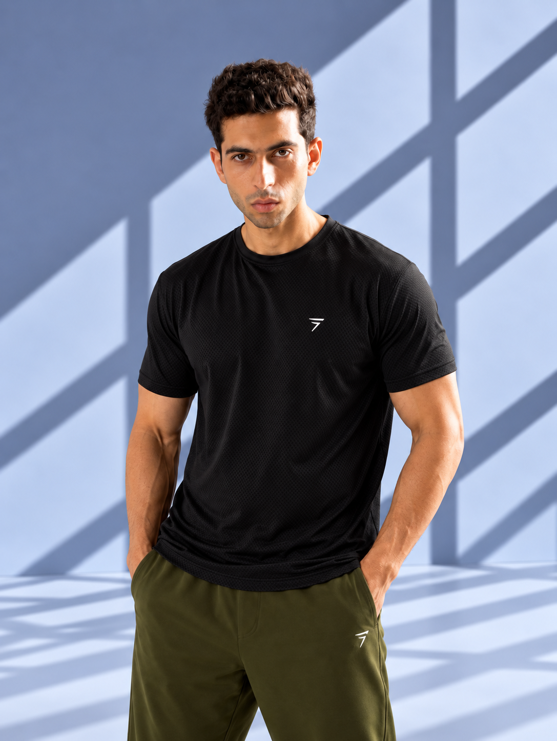 BLACK MICRO GRID PERFORMANCE TEE