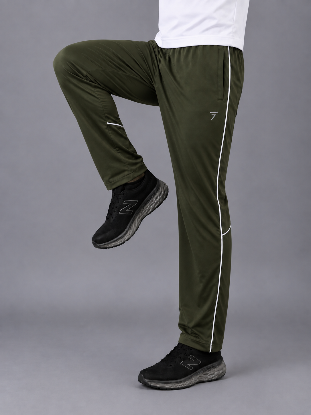 OLIVE KNEE PIPING MICRO RELAX FIT BOTTOM