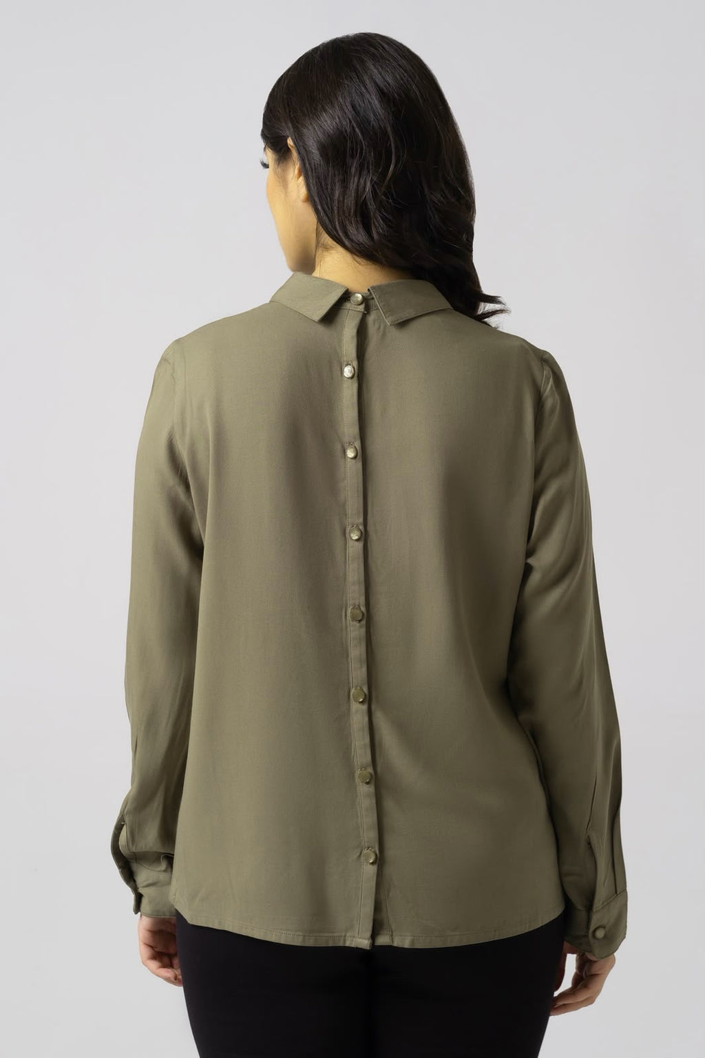 SIGNATURE BACK BUTTON SHIRT