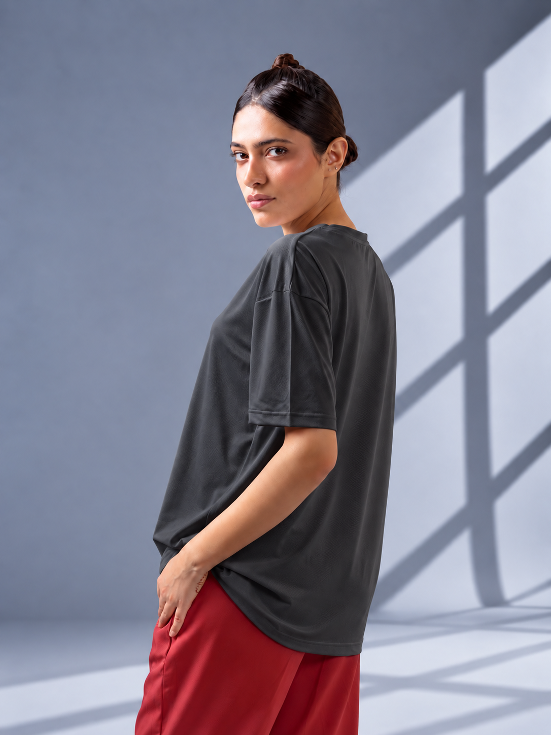SMOKE MICRO GRID PERFORMANCE TEE