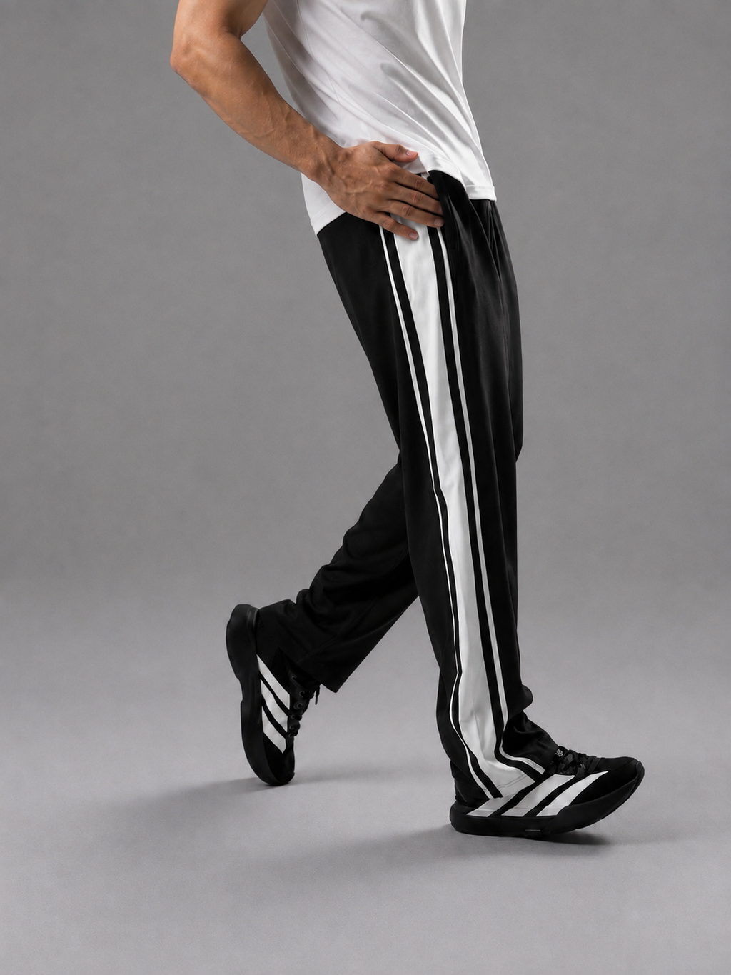 BLACK SIDE PANEL MICRO RELAX FIT BOTTOM