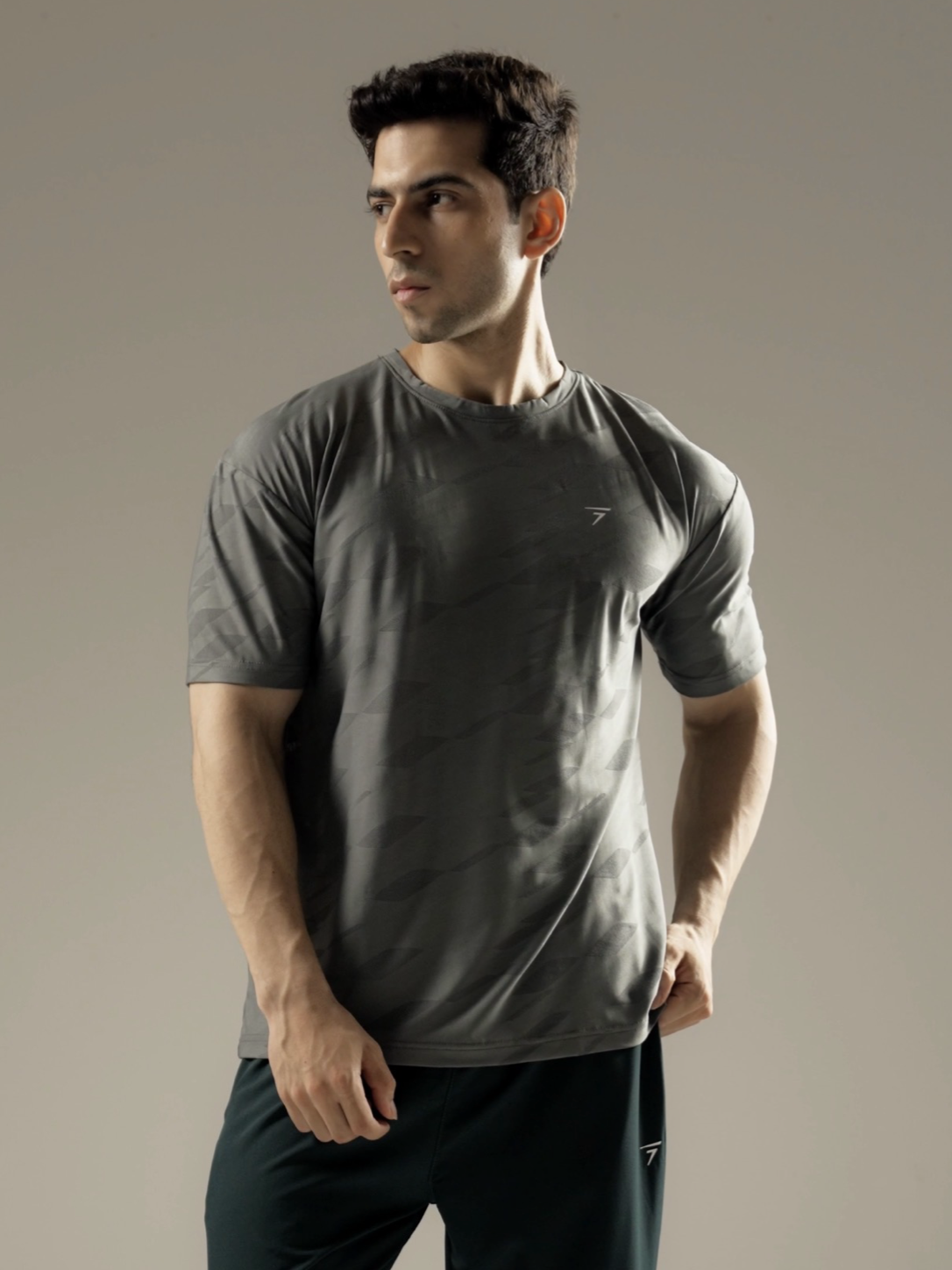 SMOKE CAMO PERFORMANCE TEE