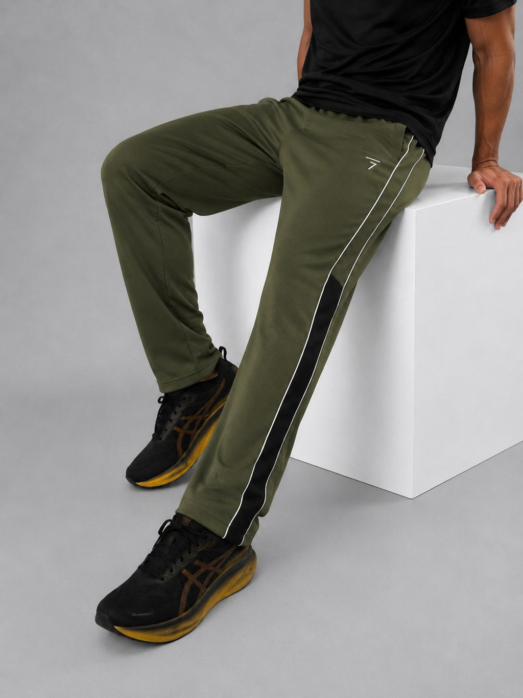 OLIVE HALF PANEL MICRO RELAX FIT BOTTOM
