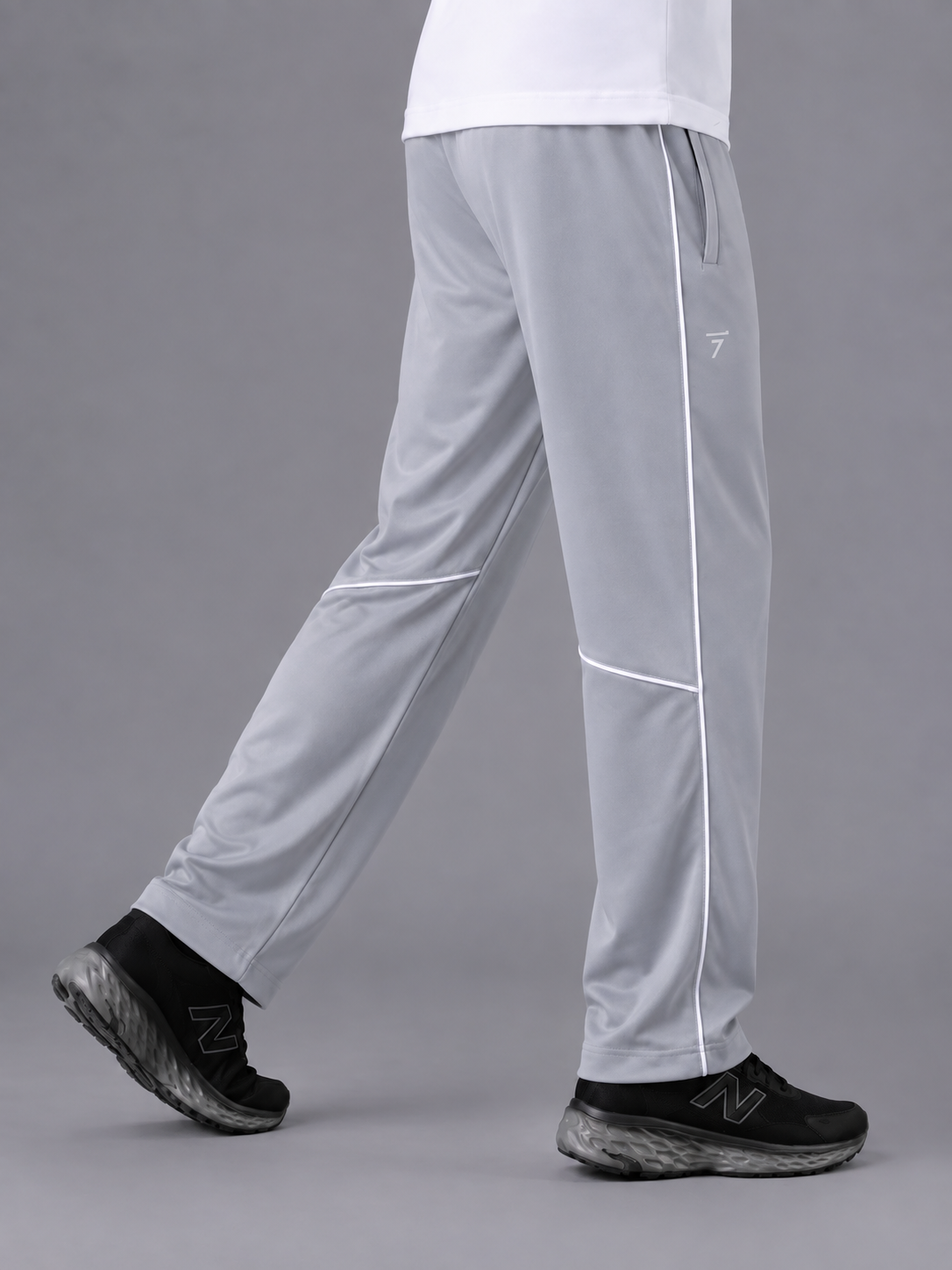 GREY KNEE PIPING MICRO RELAX FIT BOTTOM