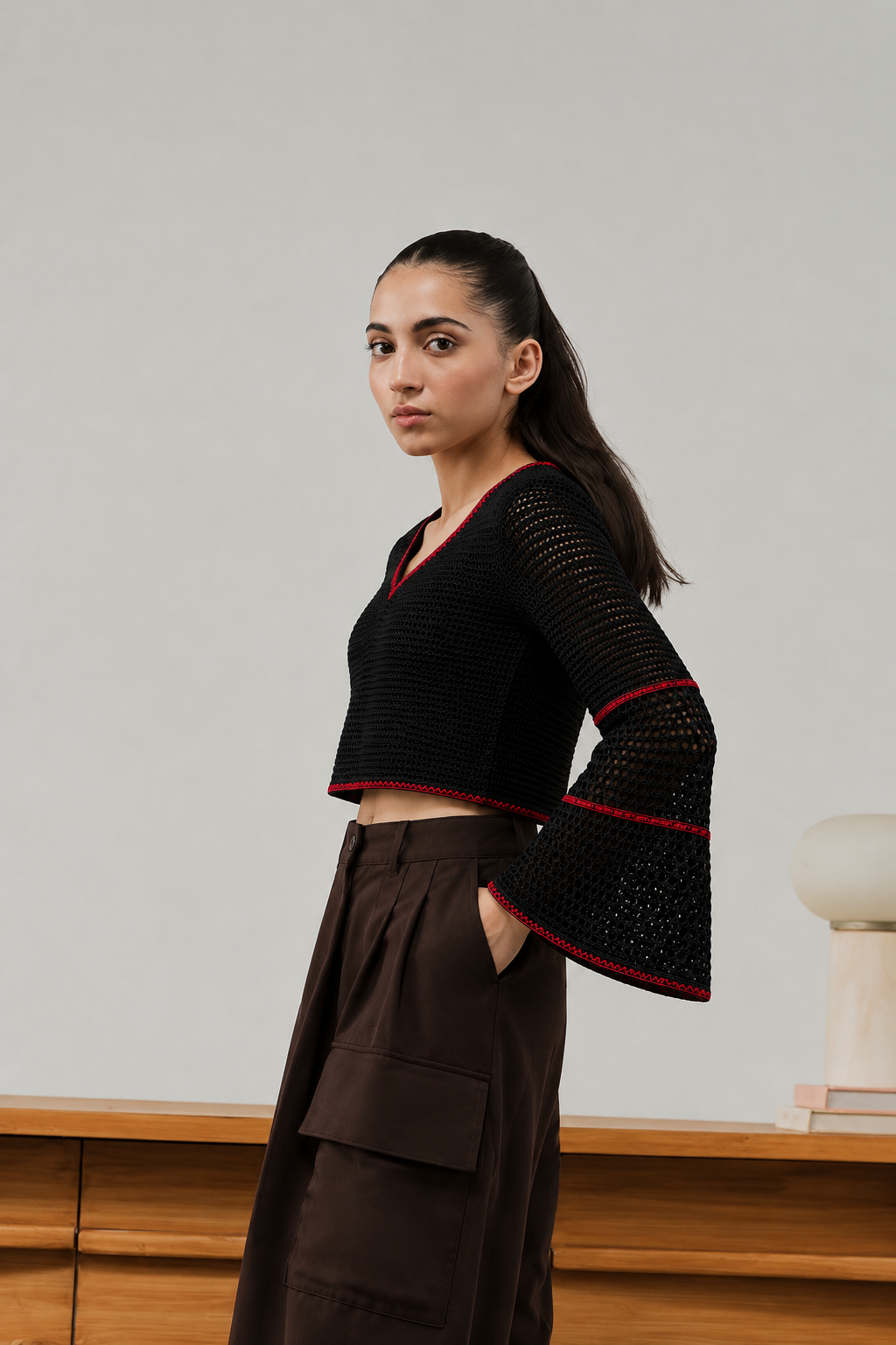 BLACK BELL SLEEVE KNIT TOP