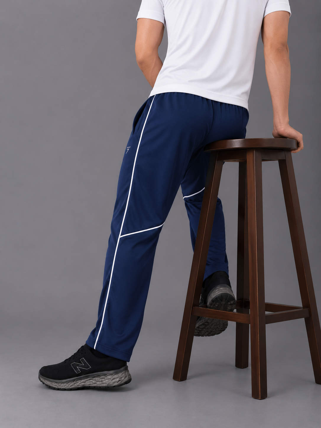 NAVY KNEE PIPING MICRO RELAX FIT BOTTOM