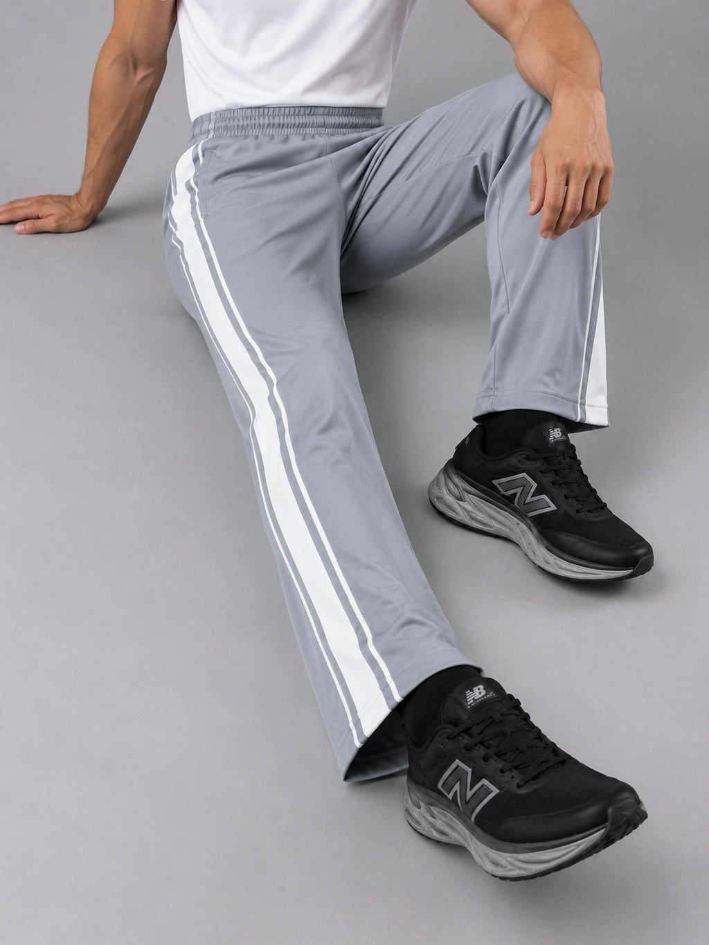 GREY SIDE PANEL MICRO RELAX FIT BOTTOM
