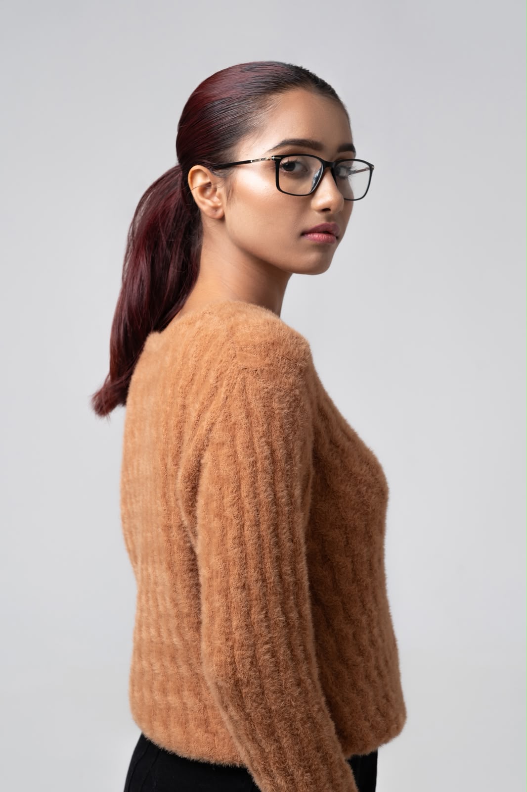 MUSTARD FEATHER YARN SWEATER