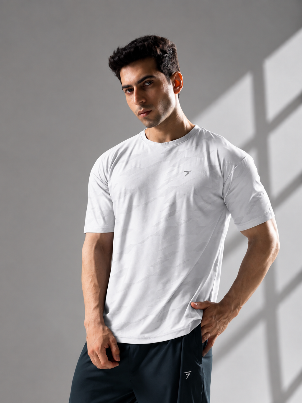 WHITE CAMO PERFORMANCE TEE