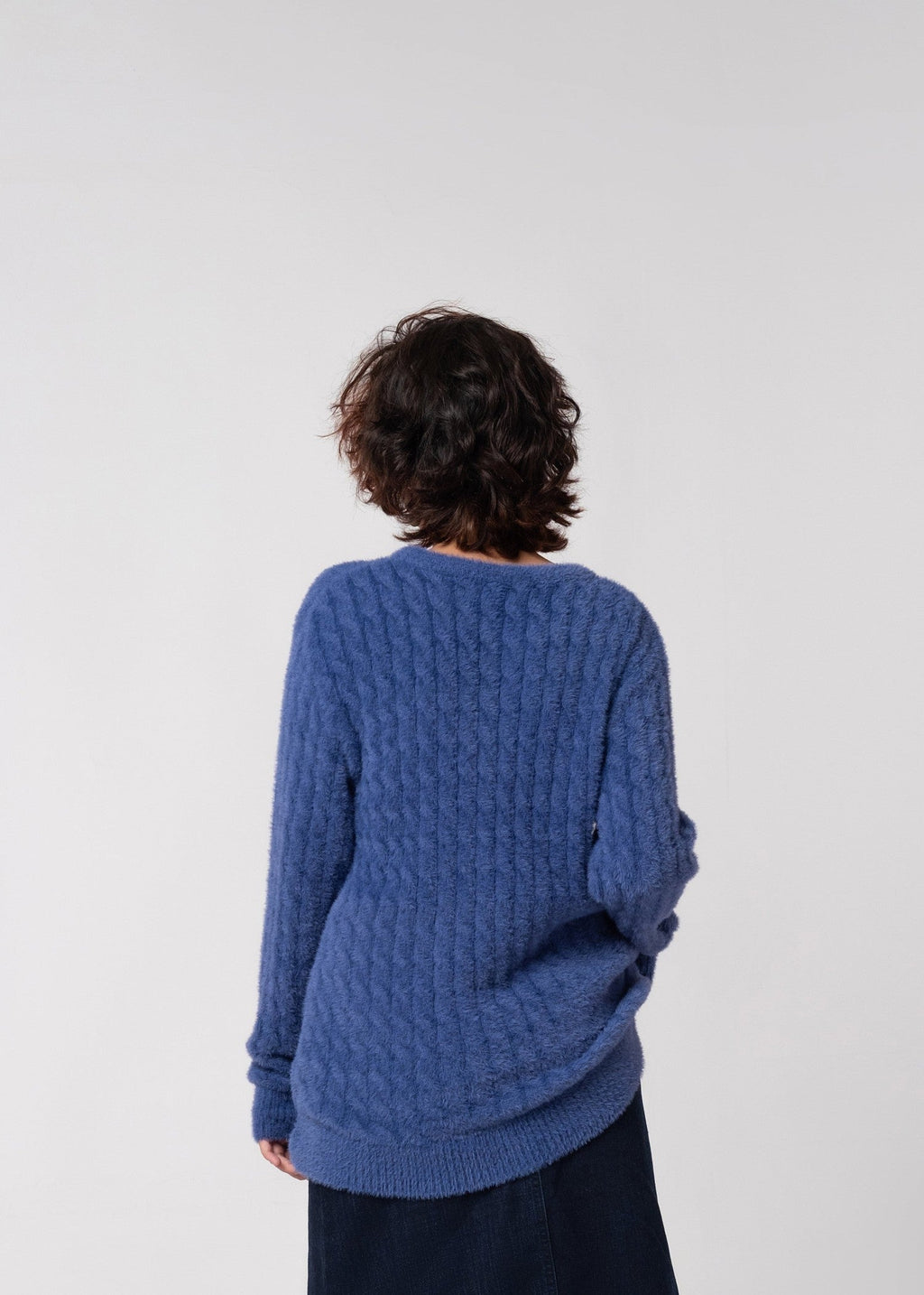 BLUE FEATHER YARN SWEATER