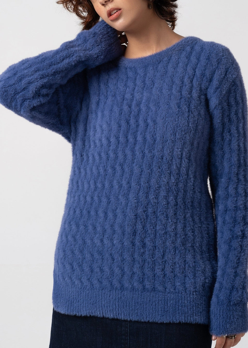 BLUE FEATHER YARN SWEATER