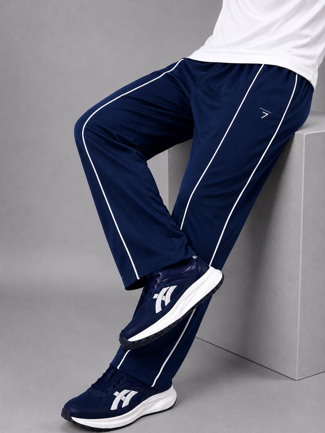 NAVY PIPING MICRO RELAX FIT BOTTOM
