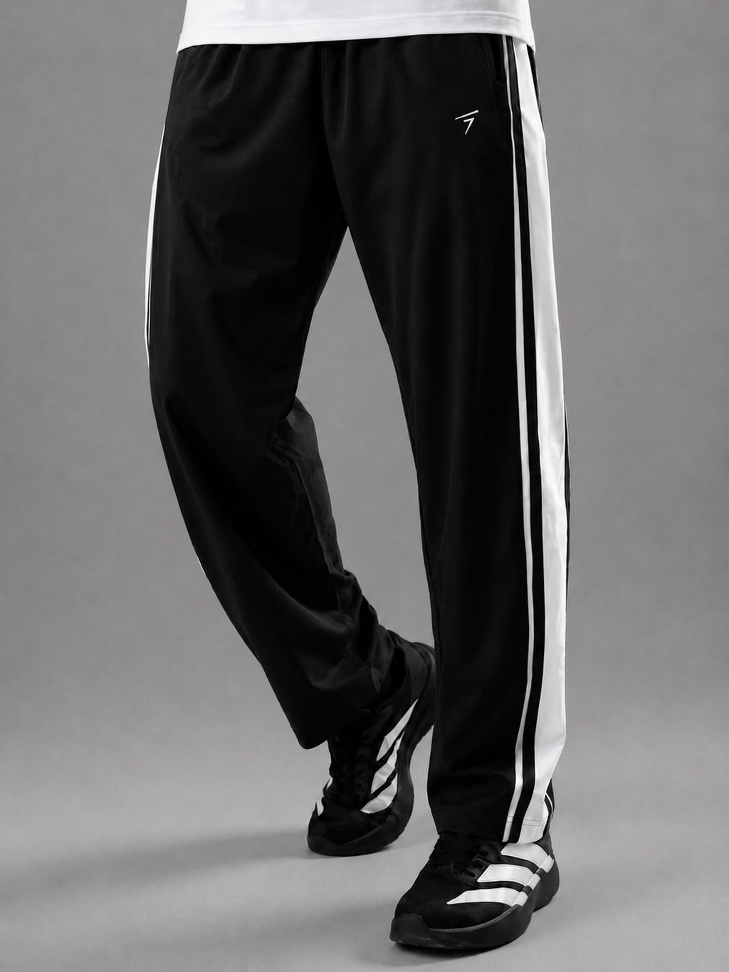 BLACK SIDE PANEL MICRO RELAX FIT BOTTOM