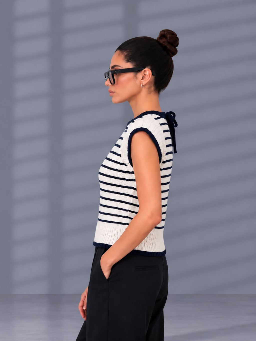 NAVY CROCHETED JUMPER