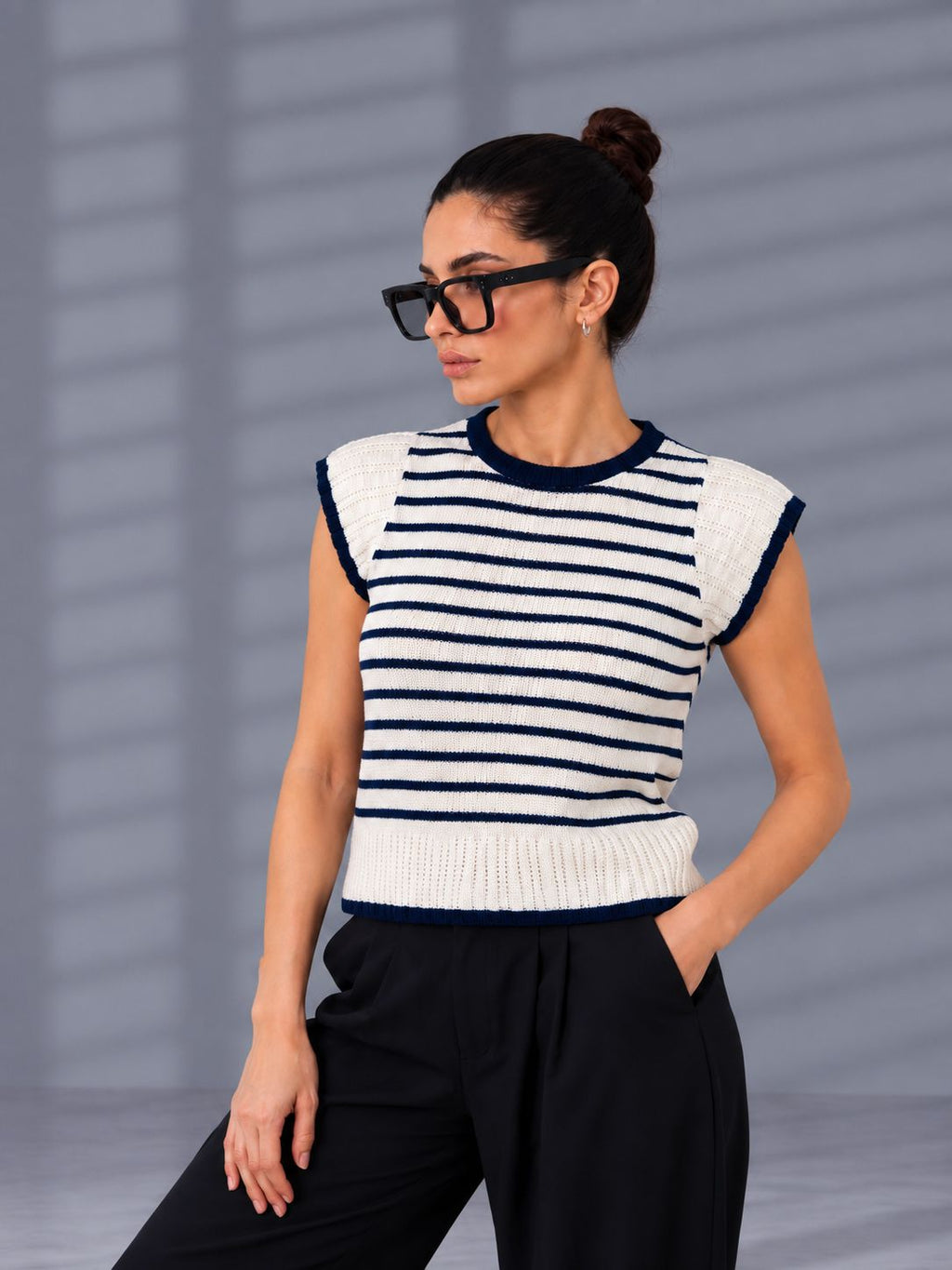 NAVY CROCHETED JUMPER
