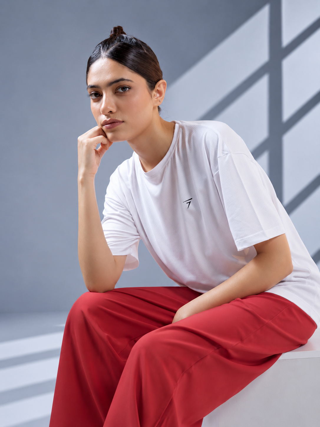 WHITE MICRO GRID PERFORMANCE TEE