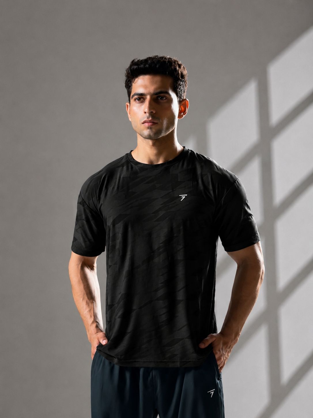 BLACK CAMO PERFORMANCE TEE