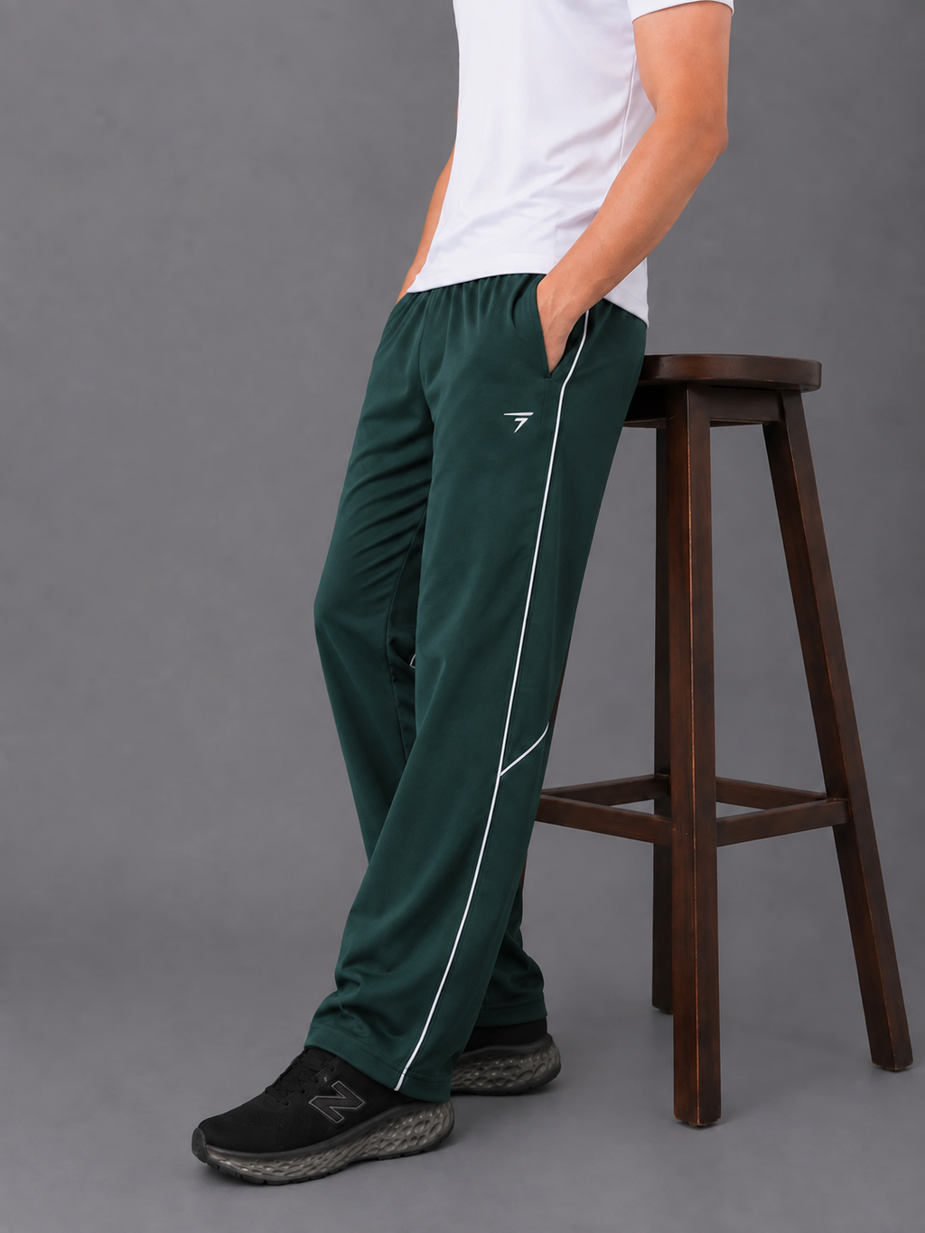 GREEN KNEE PIPING MICRO RELAX FIT BOTTOM