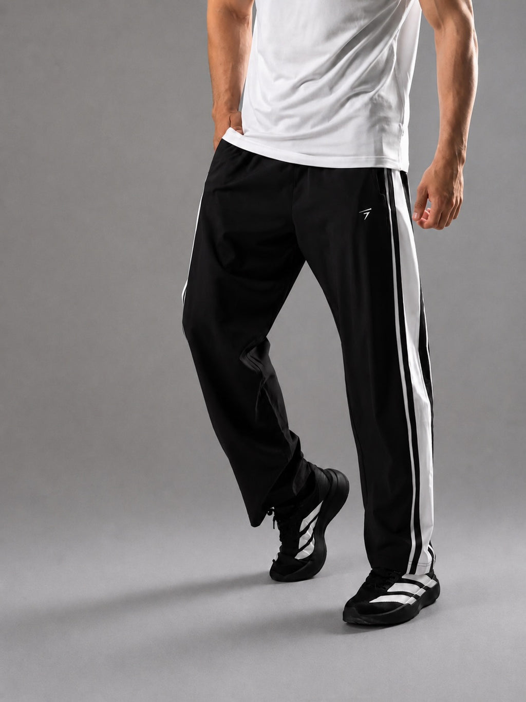 BLACK SIDE PANEL MICRO RELAX FIT BOTTOM