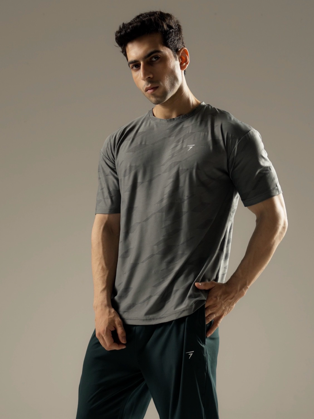 SMOKE CAMO PERFORMANCE TEE