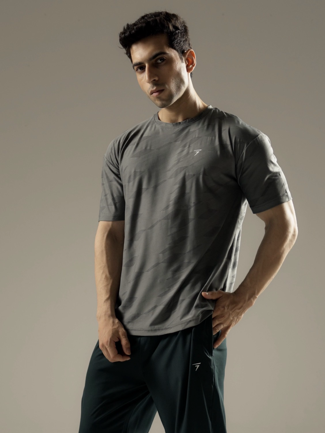 SMOKE CAMO PERFORMANCE TEE