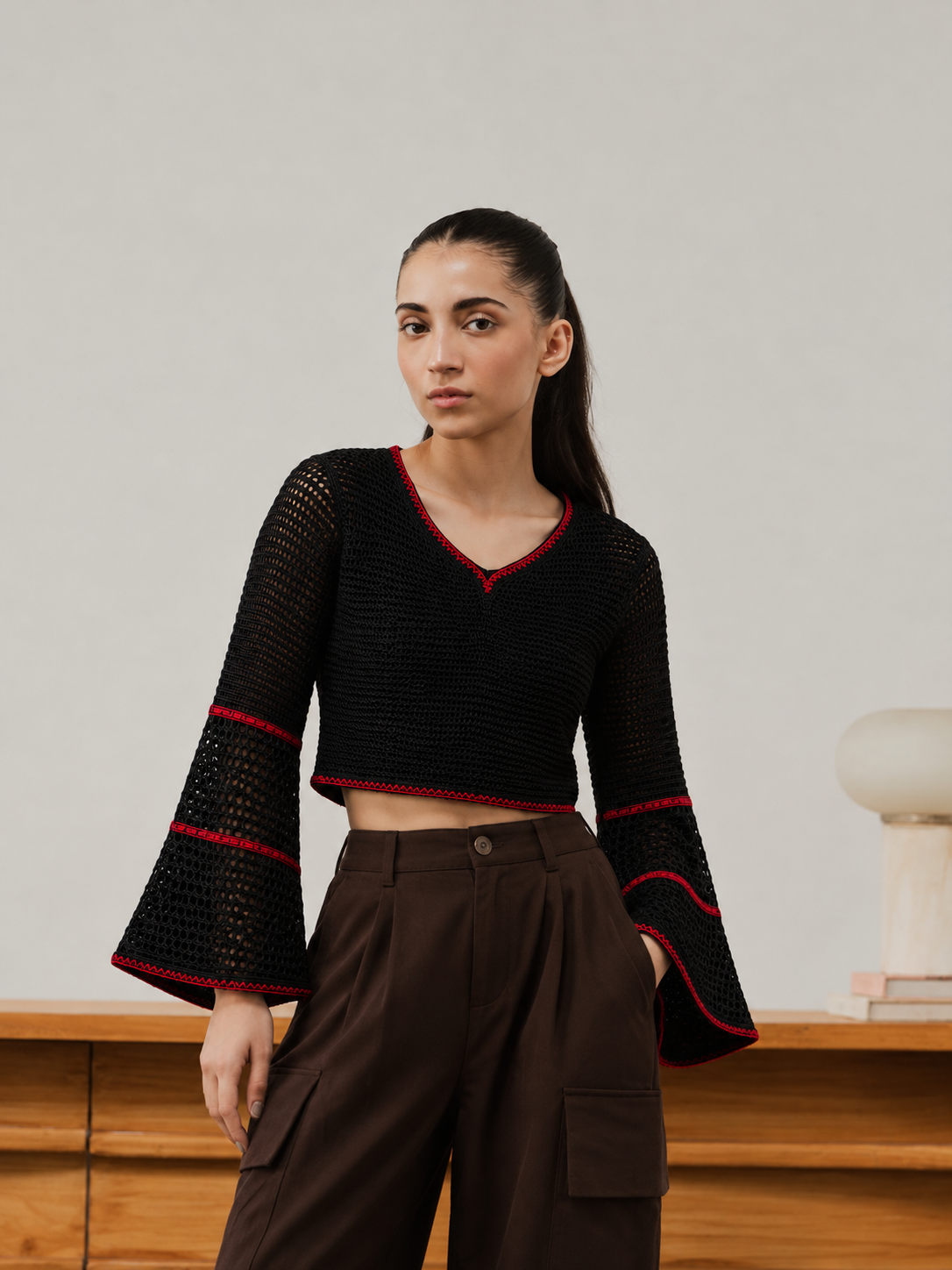 BLACK BELL SLEEVE KNIT TOP