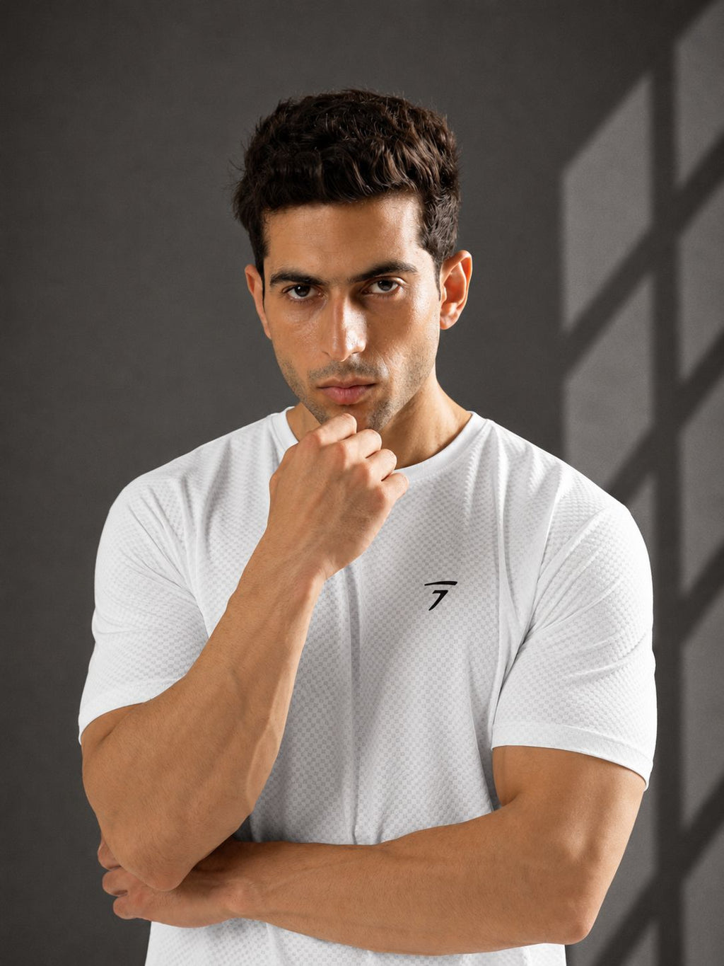 WHITE MICRO GRID PERFORMANCE TEE