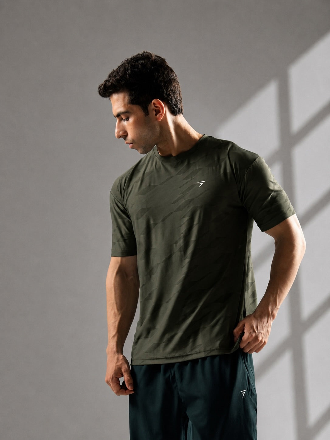 GREEN CAMO PERFORMANCE TEE