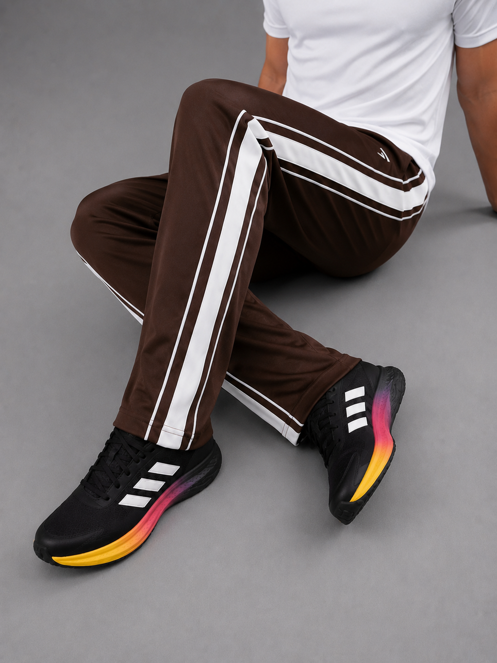 BROWN SIDE PANEL MICRO RELAX FIT BOTTOM