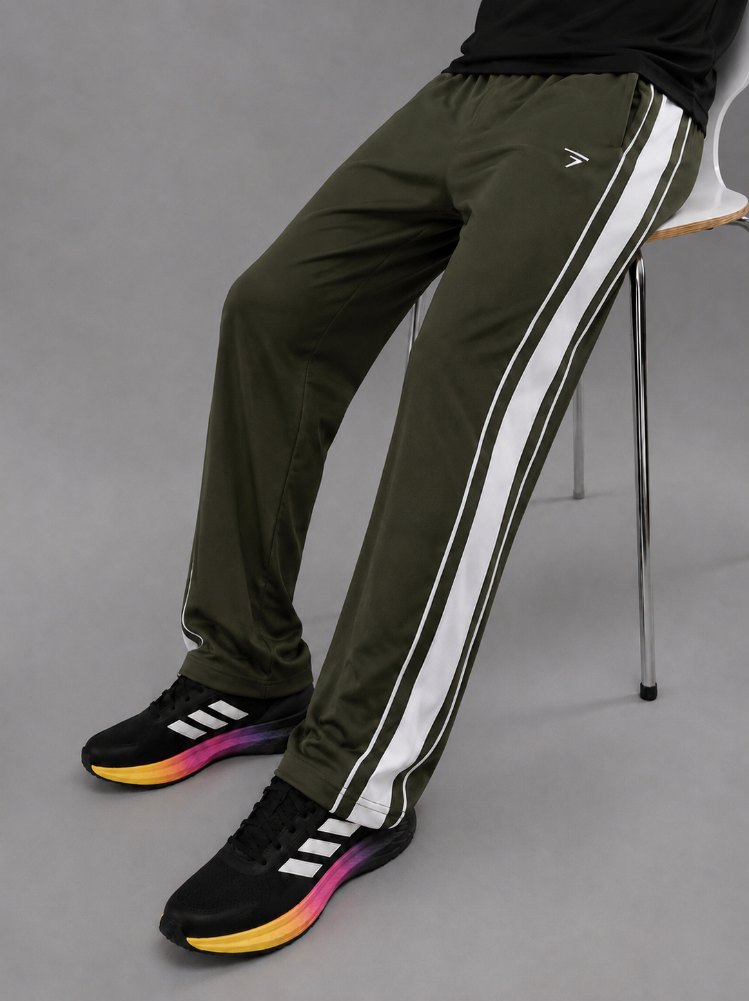 OLIVE SIDE PANEL MICRO RELAX FIT BOTTOM
