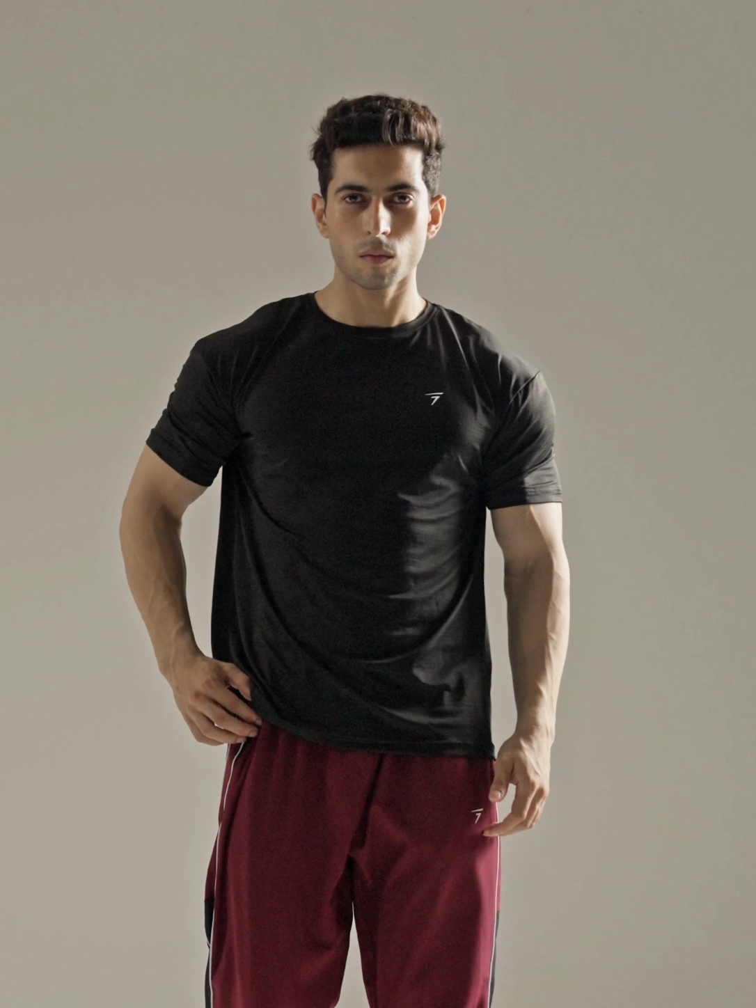 BLACK AIRFLOW PERFORMANCE TEE