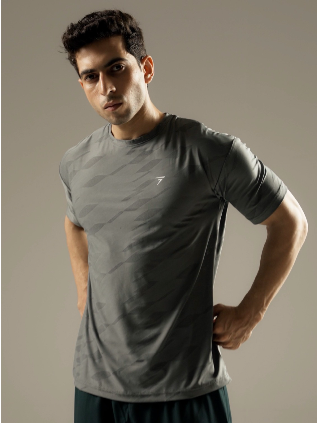 SMOKE CAMO PERFORMANCE TEE