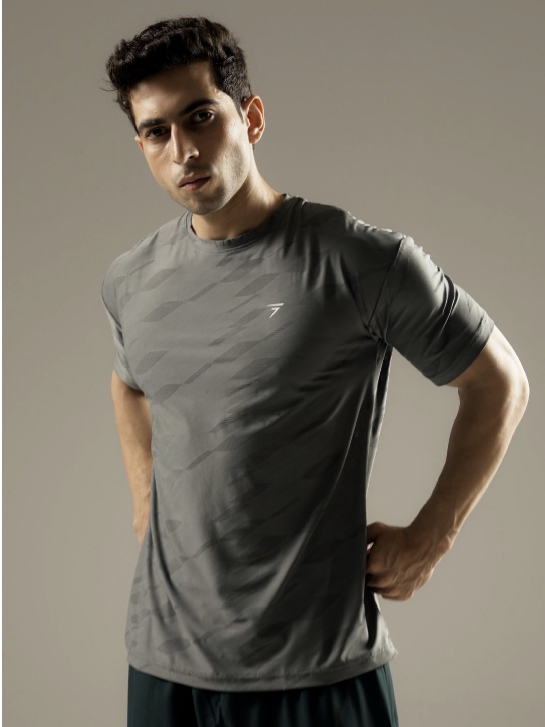 SMOKE CAMO PERFORMANCE TEE