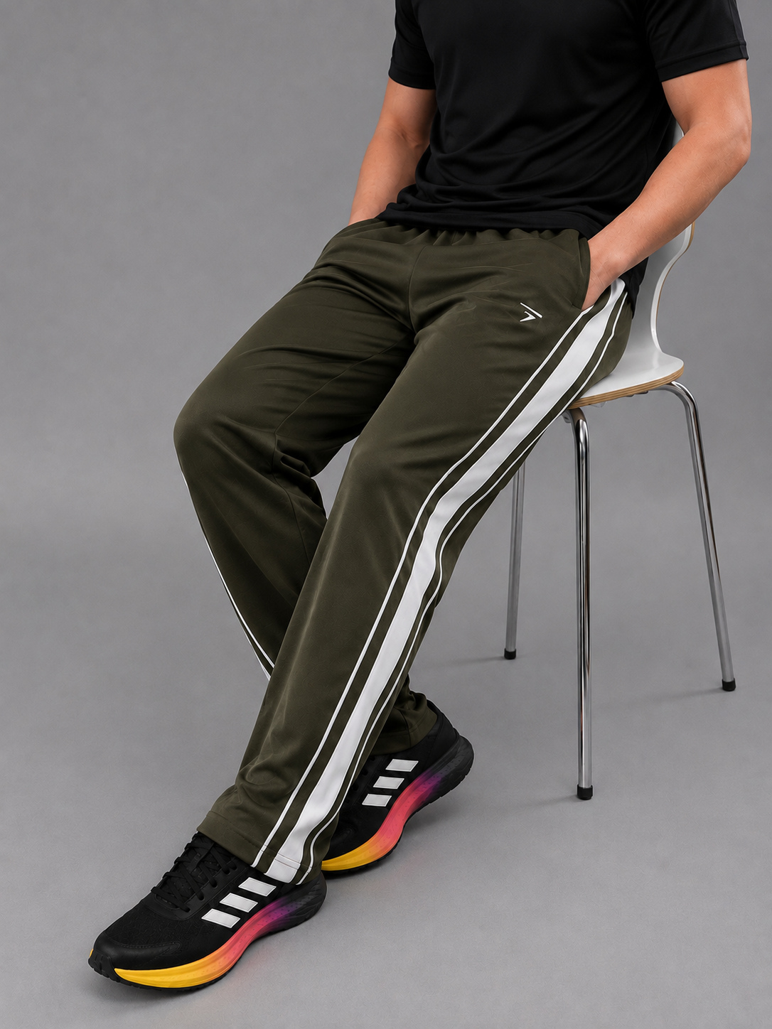 OLIVE SIDE PANEL MICRO RELAX FIT BOTTOM