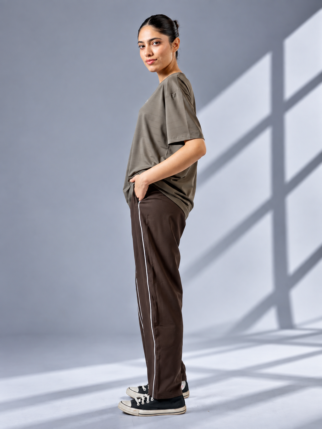 LIGHT OLIVE AIR FLOW PERFORMANCE TEE