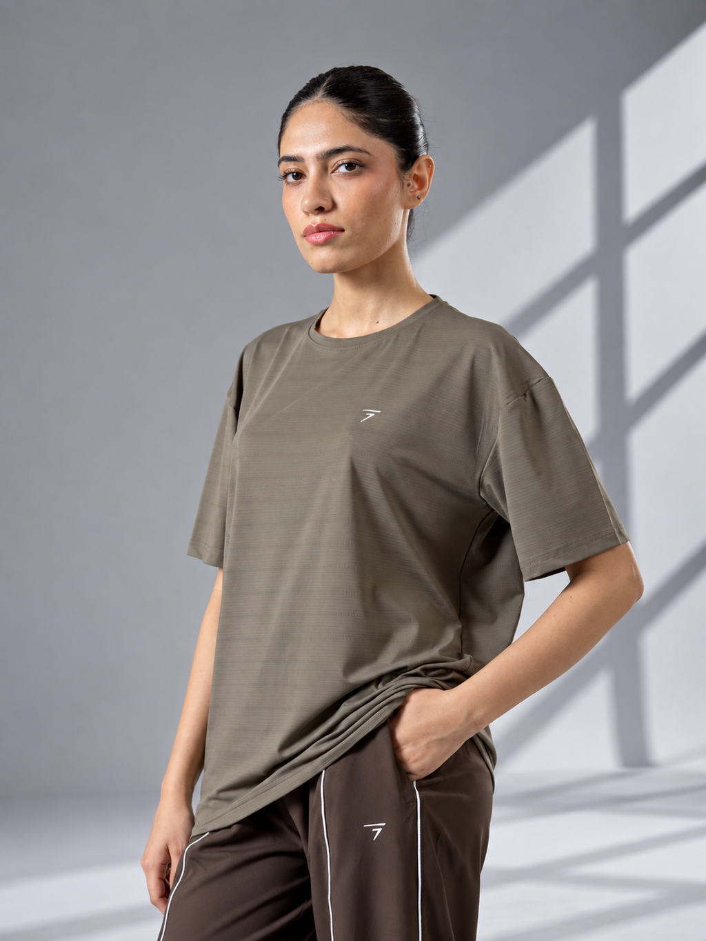 LIGHT OLIVE AIR FLOW PERFORMANCE TEE