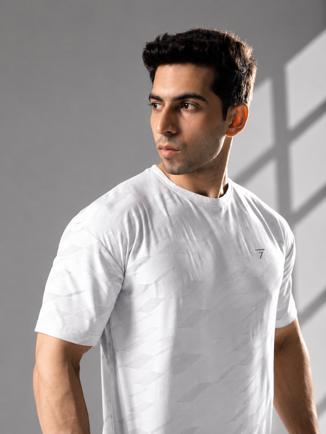 WHITE CAMO PERFORMANCE TEE