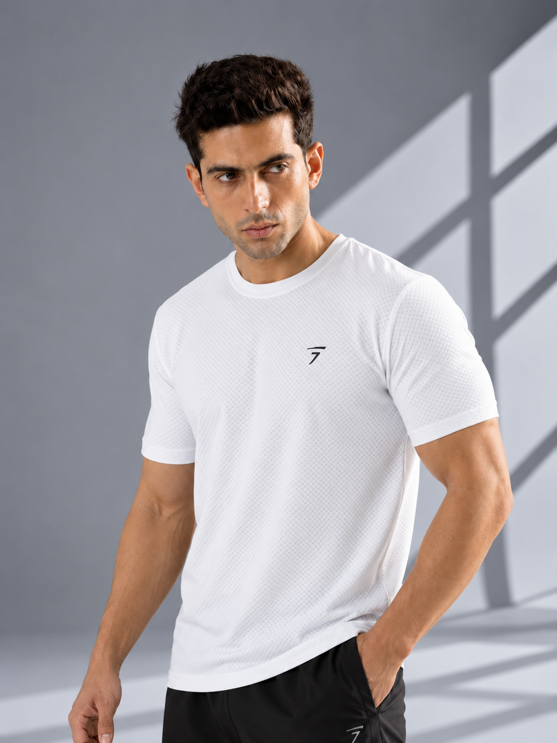 WHITE MICRO GRID PERFORMANCE TEE