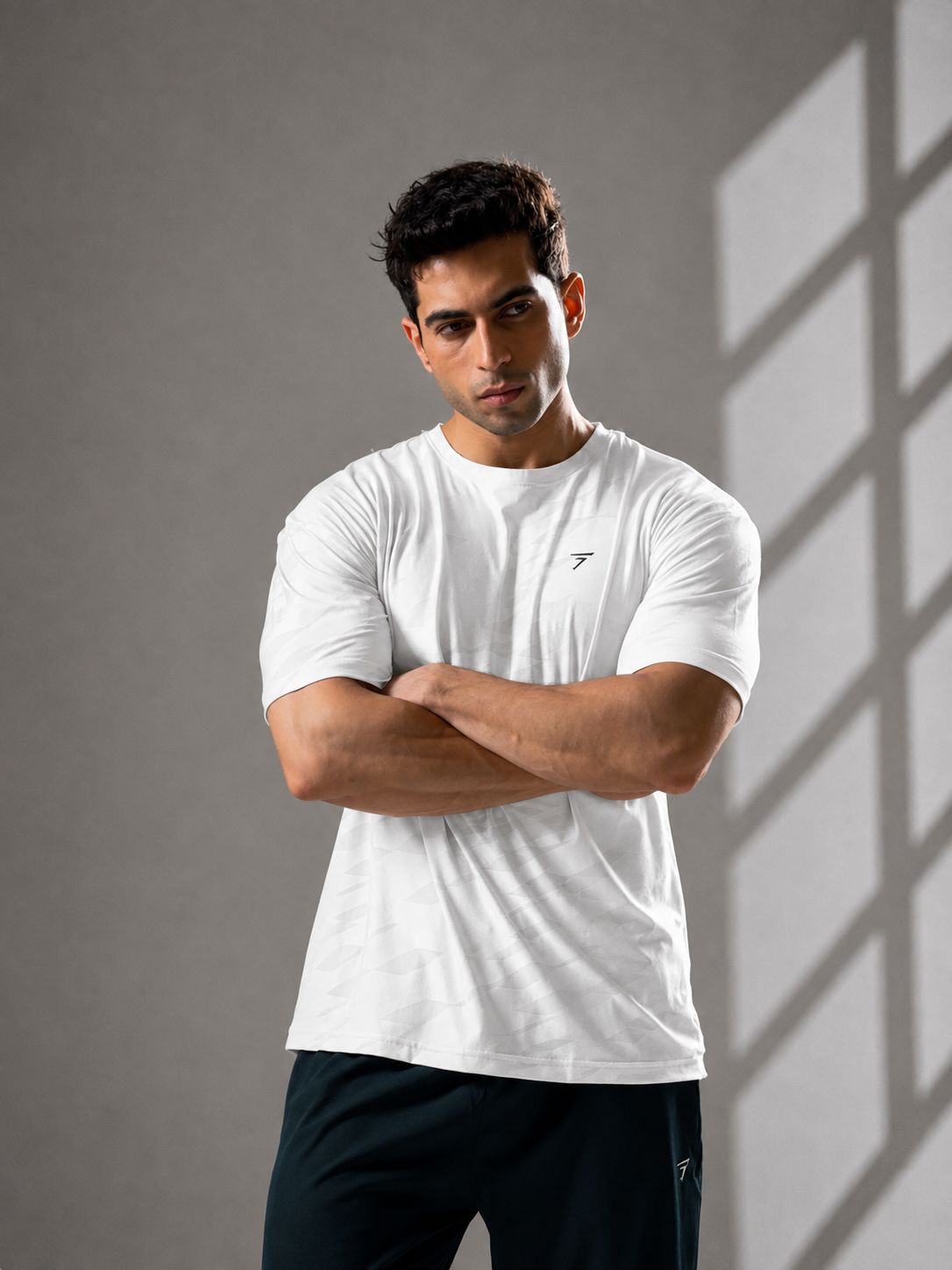 WHITE CAMO PERFORMANCE TEE